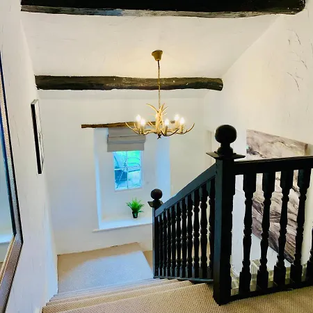 Quirky Cottage, Cosy Grade Ii Listed 2 Bed Troutbeck Bridge *